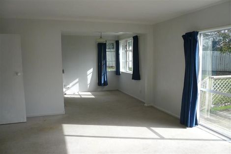 Photo of property in 8 Nutsey Avenue, Northcote, Auckland, 0627