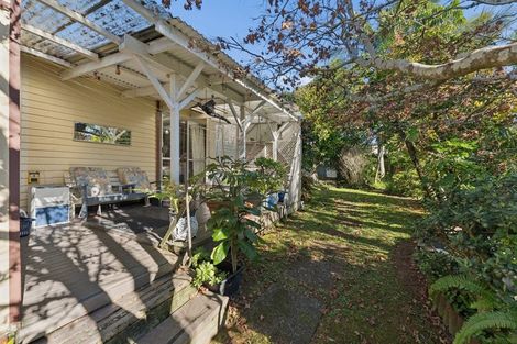 Photo of property in 13 Ward Crescent, Te Atatu Peninsula, Auckland, 0610