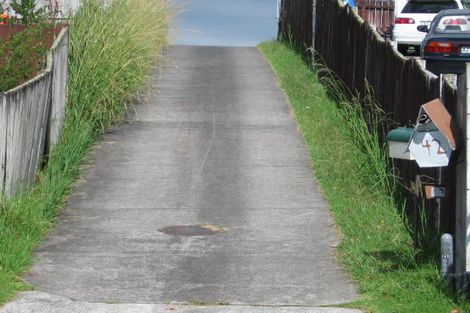 Photo of property in 42 Rosewarne Crescent, Glendene, Auckland, 0602