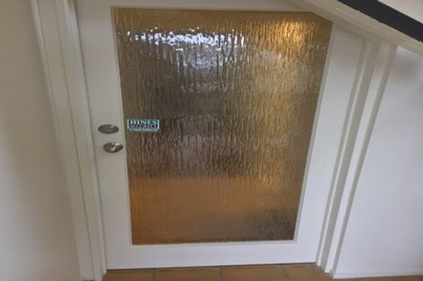 Photo of property in 17a Barker Rise, Northcross, Auckland, 0632