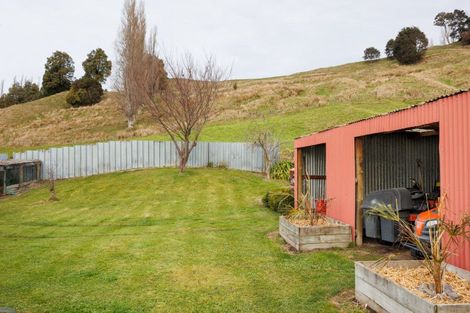 Photo of property in 69 Ongo Road, Hunterville, 4730