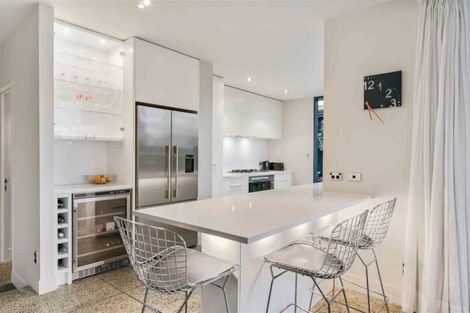 Photo of property in 4a Norwood Road, Bayswater, Auckland, 0622