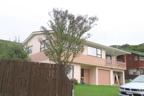 Photo of property in 12 Brasenose Place, Tawa, Wellington, 5028