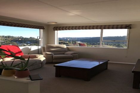 Photo of property in 17a Castle Crescent, Stokes Valley, Lower Hutt, 5019