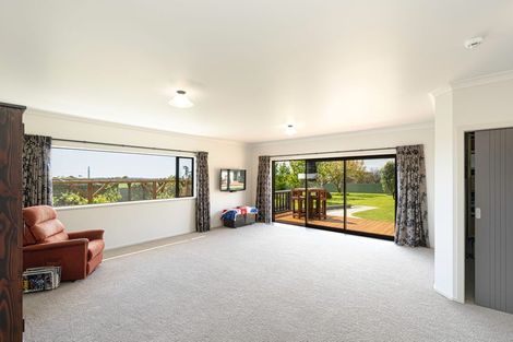 Photo of property in 347a Tararua Road, Levin, 5571