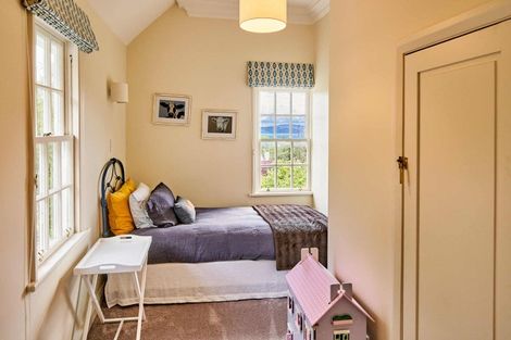 Photo of property in 60 Cheviot Road, Lowry Bay, Lower Hutt, 5013