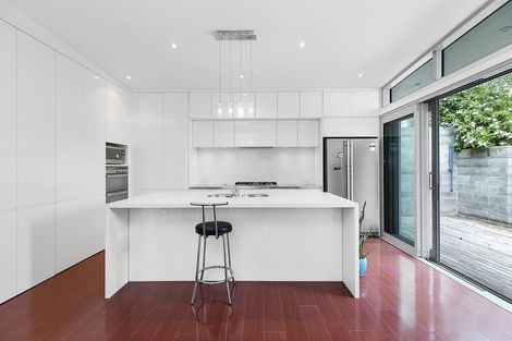 Photo of property in 100 Ellice Street, Mount Victoria, Wellington, 6011