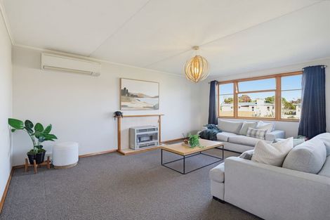 Photo of property in 37 Hadfield Crescent, College Estate, Whanganui, 4500