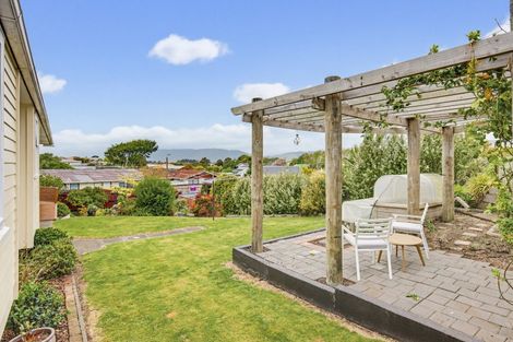 Photo of property in 22 Gray Avenue, Paraparaumu Beach, Paraparaumu, 5032