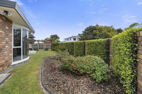 Photo of property in 17d Kinross Drive, Merrilands, New Plymouth, 4312