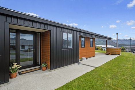 Photo of property in 20 Infinity Drive, Wanaka, 9305