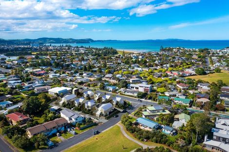 Photo of property in 41 Red Beach Road, Red Beach, 0932