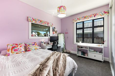 Photo of property in 15 North Street, Petone, Lower Hutt, 5012