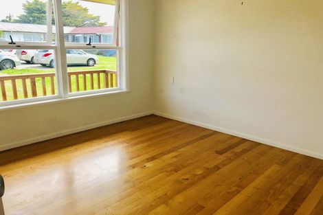 Photo of property in 1/35 Shakespeare Road, Milford, Auckland, 0620