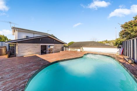 Photo of property in 2 King Richard Place, Browns Bay, Auckland, 0630