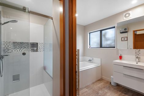 Photo of property in 24 Highland Place, Avonhead, Christchurch, 8042