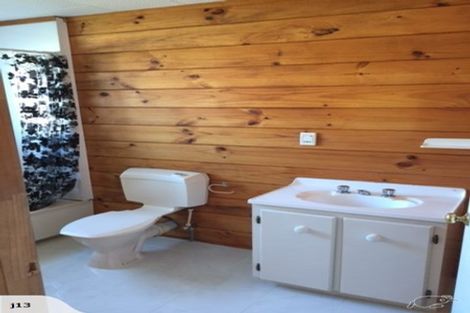 Photo of property in 1/202 Te Atatu Road, Te Atatu South, Auckland, 0610