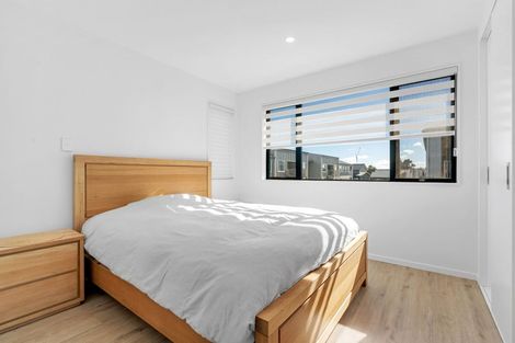 Photo of property in 14 Eileen Newey Place, Henderson, Auckland, 0612