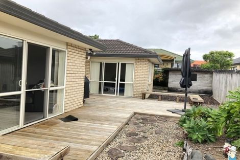 Photo of property in 10 Newry Close, East Tamaki Heights, Auckland, 2016