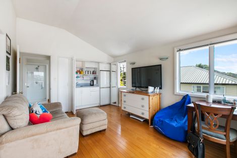 Photo of property in 1/14 Kiteroa Terrace, Rothesay Bay, Auckland, 0630