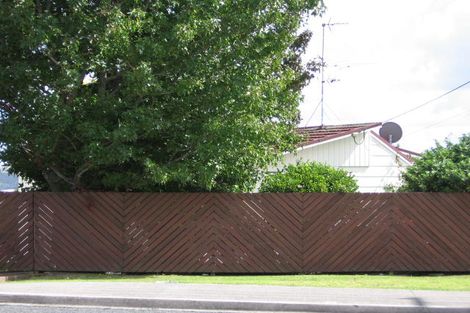 Photo of property in 2/48 Sunset Road, Unsworth Heights, Auckland, 0632