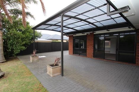 Photo of property in 38 Sandwick Drive, Weymouth, Auckland, 2103