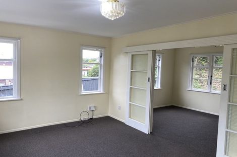 Photo of property in 2 Horokiwi Road West, Newlands, Wellington, 6037