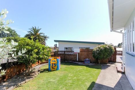 Photo of property in 18 Raniera Street, Glen Avon, New Plymouth, 4312