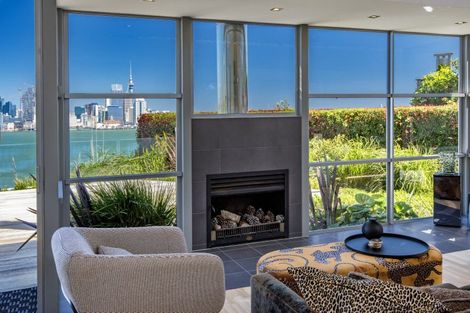 Photo of property in 53a Stanley Point Road, Stanley Point, Auckland, 0624