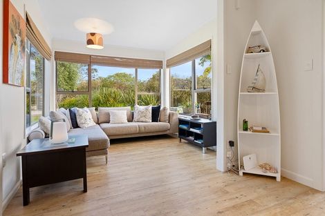 Photo of property in 847 Matapouri Road, Matapouri, Whangarei, 0173