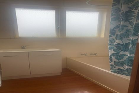 Photo of property in 86 Arran Road, Browns Bay, Auckland, 0630