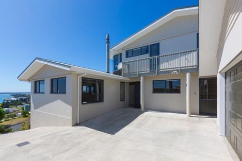 Photo of property in 27 Findlay Street, Moturoa, New Plymouth, 4310
