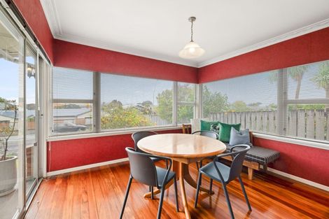 Photo of property in 329 Devon Street West, New Plymouth, 4310