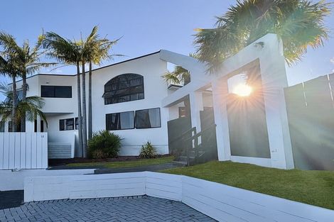 Photo of property in 12 Westergrove Place, West Harbour, Auckland, 0618