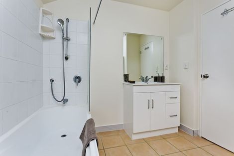 Photo of property in 3/26 Pannill Place, Oteha, Auckland, 0632