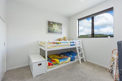 Photo of property in 11a Rockpool Road, Orewa, 0931