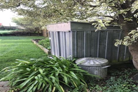 Photo of property in 70 Waiora Road, Stanmore Bay, Whangaparaoa, 0932