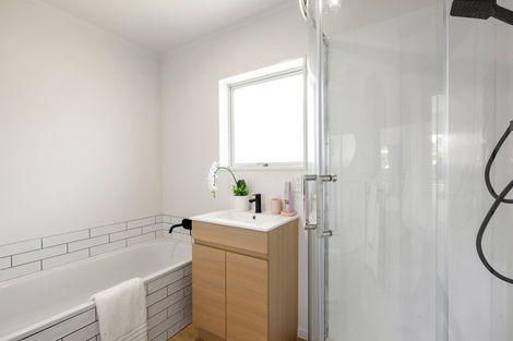 Photo of property in 1 Hilton Road, St Andrews, Hamilton, 3200