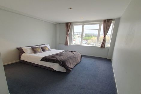 Photo of property in Grandstand Apartments, 37/80 Kent Terrace, Mount Victoria, Wellington, 6011