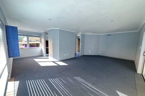 Photo of property in 16 Lavas Place, Mount Wellington, Auckland, 1060