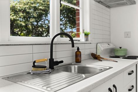 Photo of property in 12 Cambridge Road, Martinborough, 5711