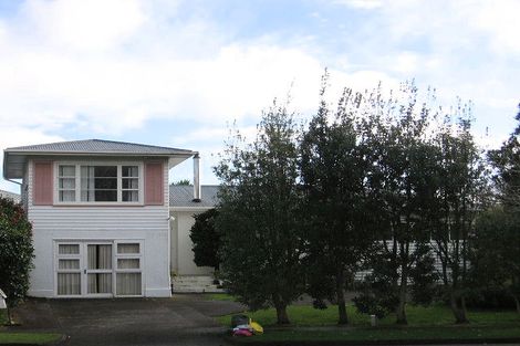 Photo of property in 9 Parata Street, Hokowhitu, Palmerston North, 4410
