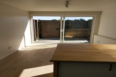 Photo of property in 54 Birkdale Road, Birkdale, Auckland, 0626