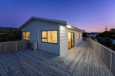 Photo of property in 116 Field Way, Waikanae Beach, Waikanae, 5036