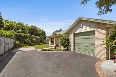 Photo of property in 1c Kereru Bend, Tawa, Wellington, 5028