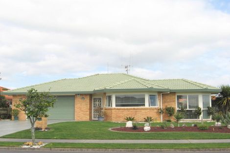 Photo of property in 82 Santa Monica Drive, Papamoa Beach, Papamoa, 3118