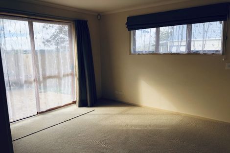 Photo of property in 17a Lesa Annis Place, Henderson, Auckland, 0612