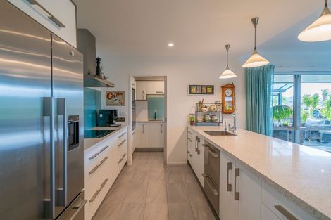 Photo of property in 20 Roseberry Place, Whitianga, 3510