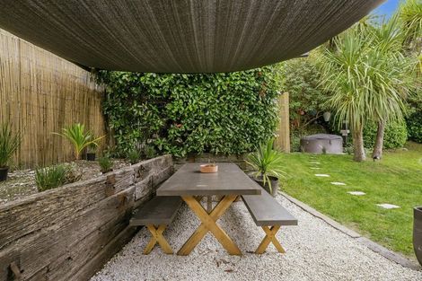 Photo of property in 17 Arawata Terrace, Fernhill, Queenstown, 9300