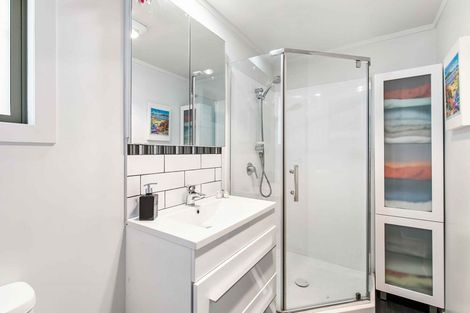Photo of property in 28 Okoka Road, Omiha, Waiheke Island, 1081